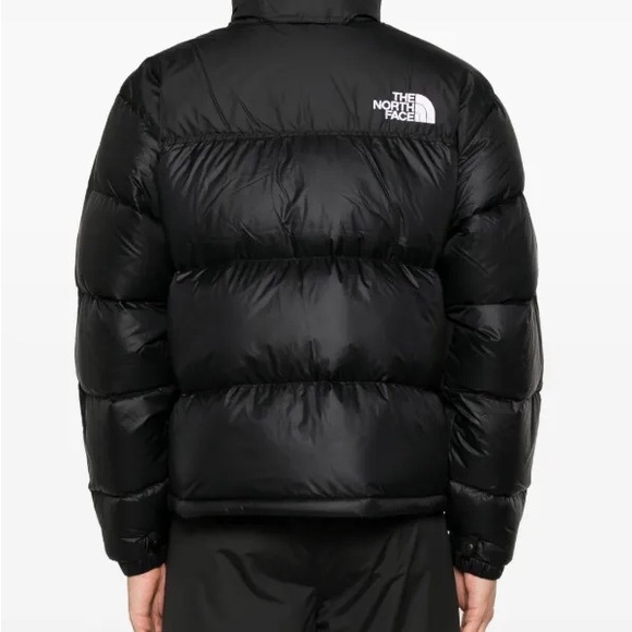 The North Face Black Puffer Jacket like new size medium. Beautiful hardly worn. - Picture 5 of 11